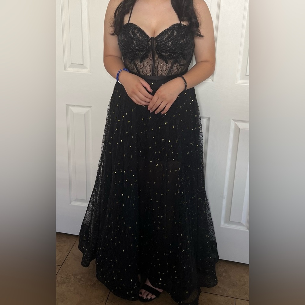 Black lace corset prom dress. Size8